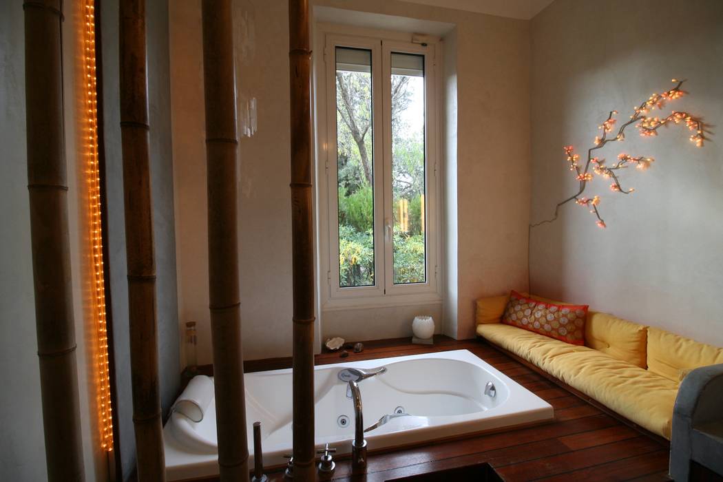 Salle de bain avec vue sur la verdure, LM Interieur Design LM Interieur Design 浴室 竹 Green