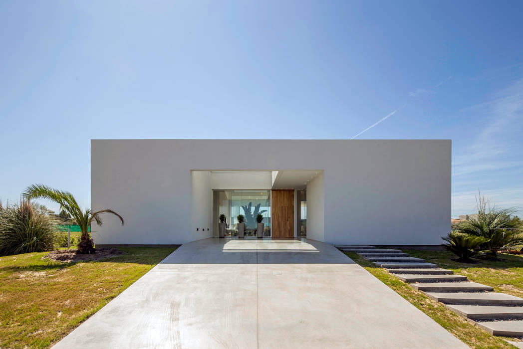 CASA VC - BARRIO SAN SEBASTIÁN- FUNES, VISMARACORSI ARQUITECTOS VISMARACORSI ARQUITECTOS Minimalistische Häuser