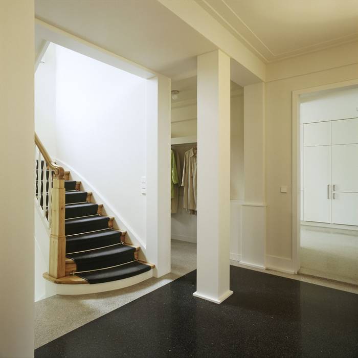 Terrazzoboden in Haus Pohlmann, Terrazzo Peter Hess Terrazzo Peter Hess Classic style corridor, hallway and stairs Marble