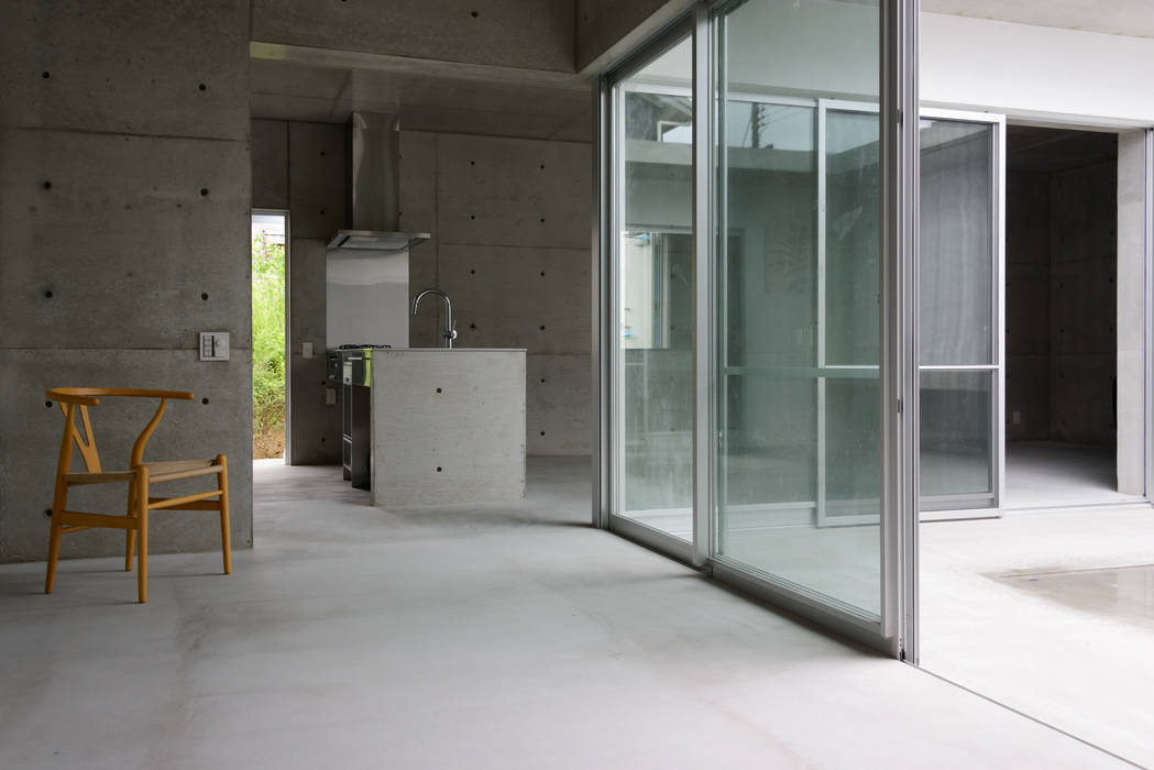 風景のある家 Llc Media Room Concrete White Homify