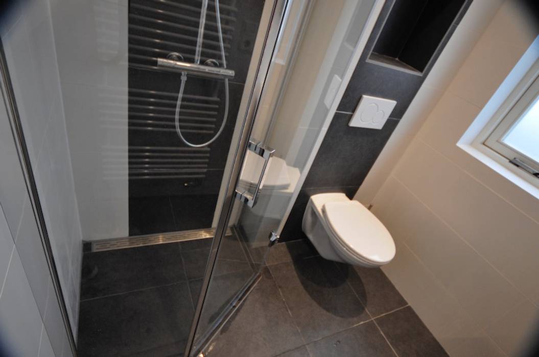 badkamer referentie Haarlem, AGZ badkamers en sanitair AGZ badkamers en sanitair BathroomBathtubs & showers Tiles Brown