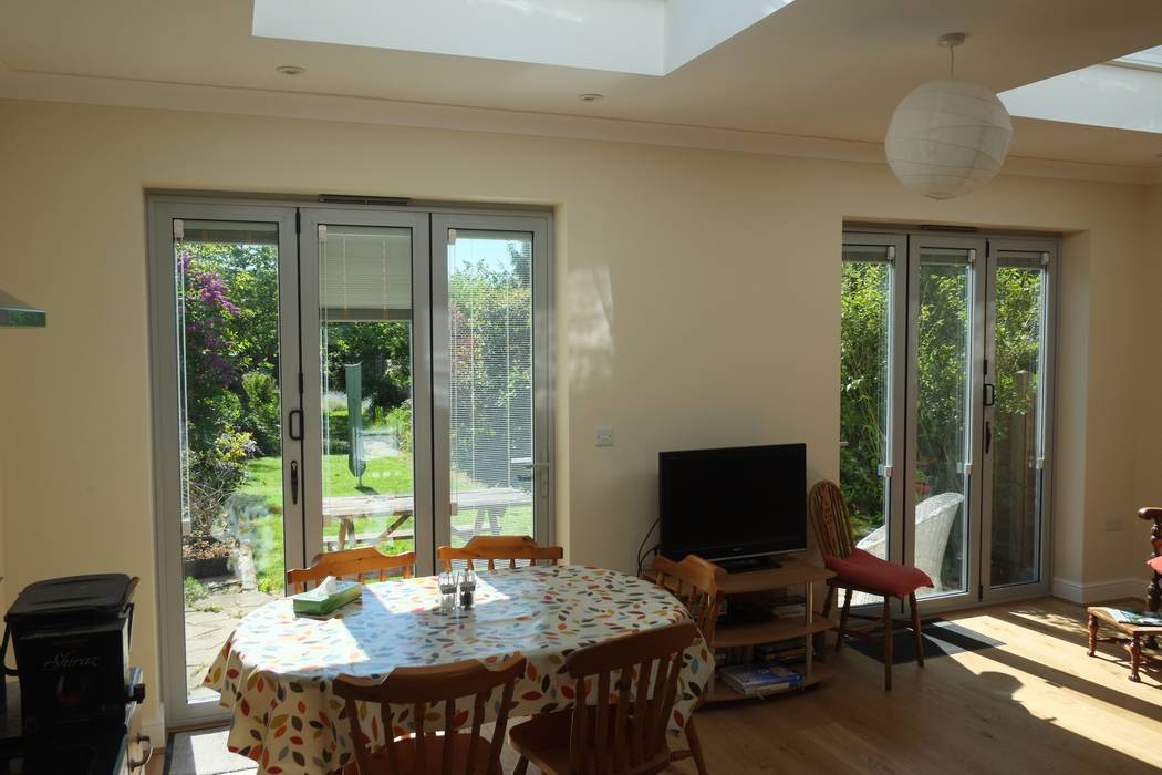 Single Storey Extension Reginald Road - Northwood, London Building Renovation London Building Renovation Modern dining room