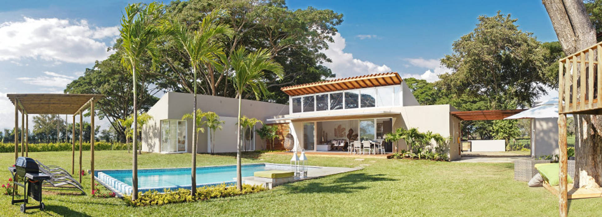 vista finca INVERSIONES NACSE S.A.S. Jardines de estilo moderno