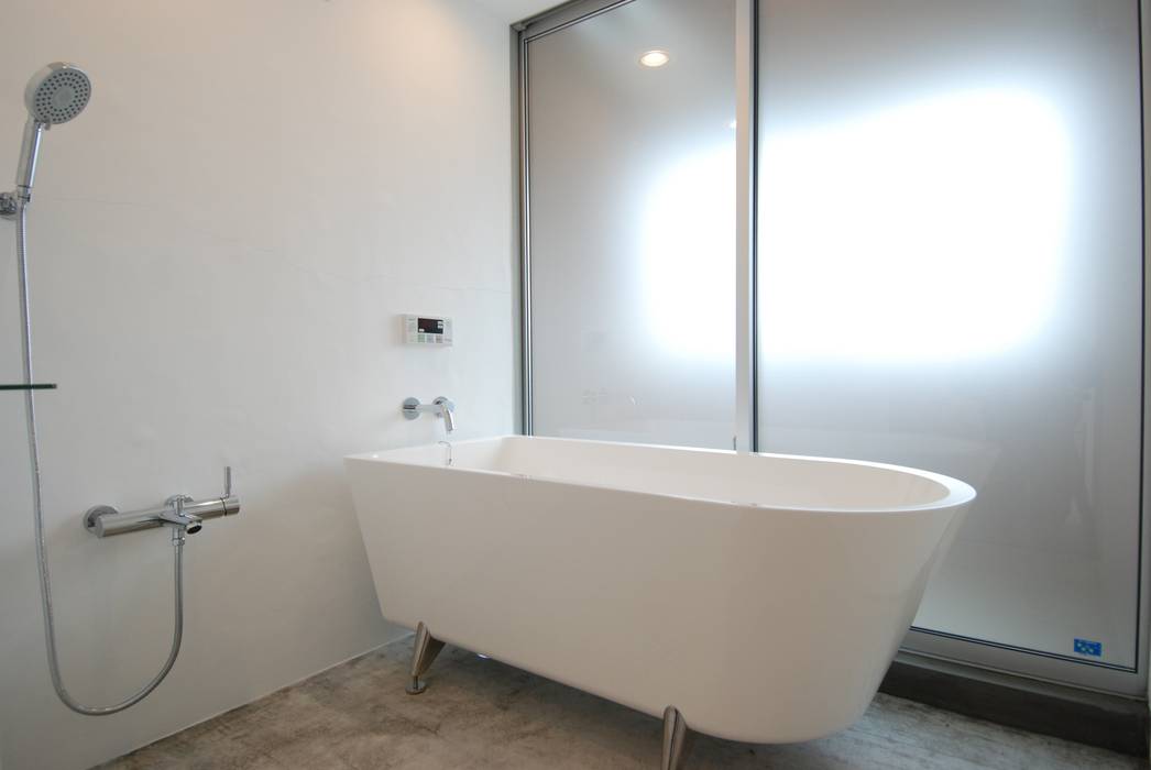 HOME BASE, 株式会社PLUS CASA 株式会社PLUS CASA Eclectic style bathroom