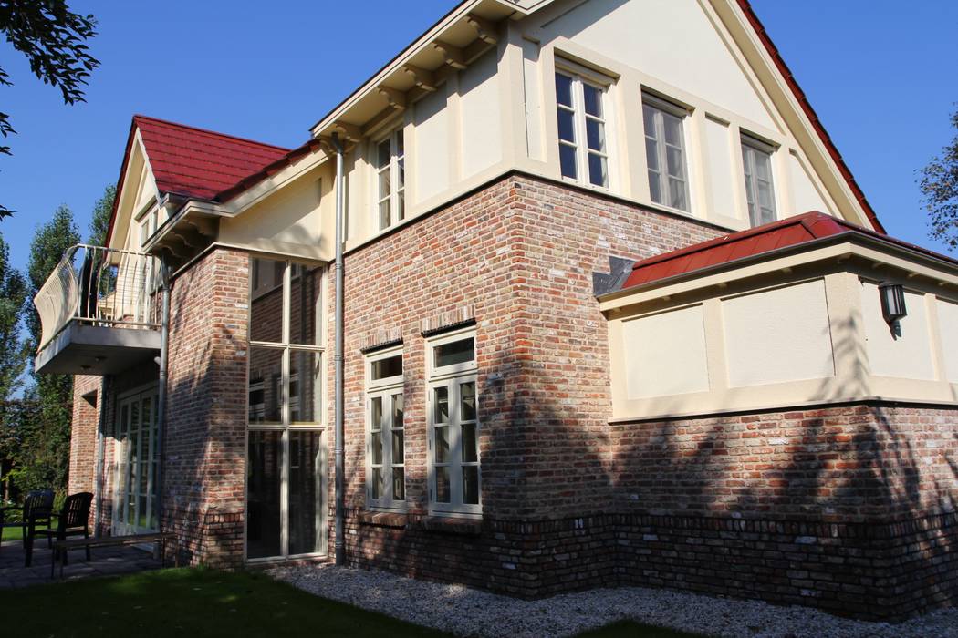 Kleurrijke combinatie OX architecten Landelijke huizen Steen vakwerk,baksteen,dakpannen