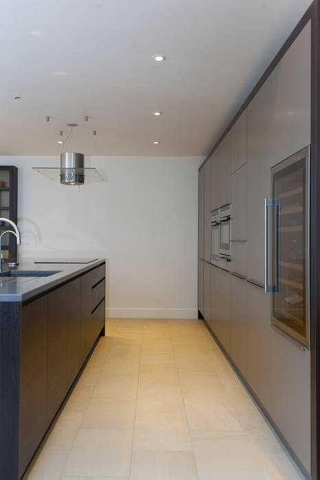 Toops Barn Modern Kitchen By Hampshire Design Consultancy Ltd