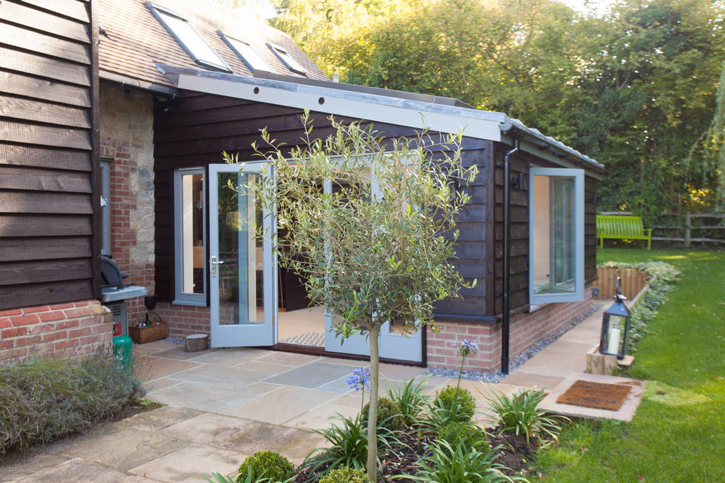 Toops Barn, Hampshire Design Consultancy Ltd. Hampshire Design Consultancy Ltd. Modern Dining Room