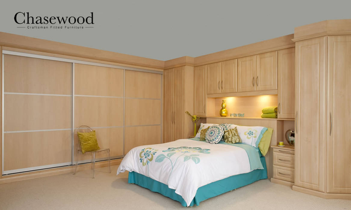 Fitted Wardrobe homify Спальня в классическом стиле Твердая древесина Многоцветный Шкафы для одежды и комоды