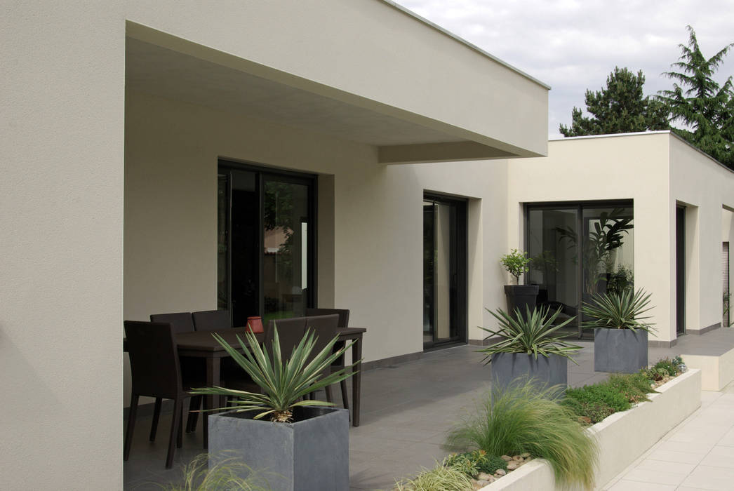 Pierre Bernard Création Koridor & Tangga Gaya Mediteran Beige