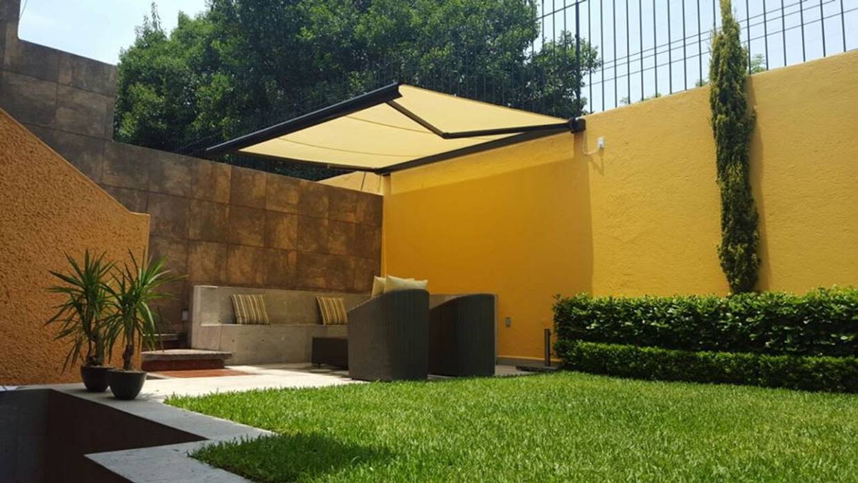 TOLDO ARES GAVIOTA con BOX para generar un especio exterior en tu TERRAZA o JARDIN homify Balcones y terrazas de estilo mediterráneo Mobiliario