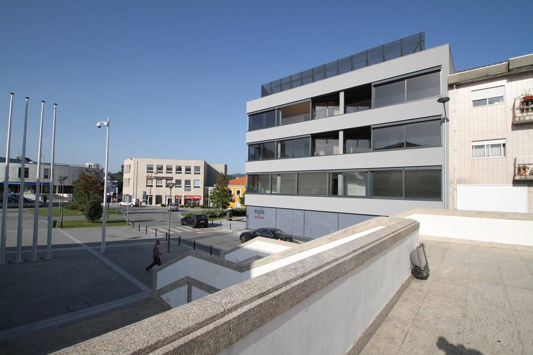 Edifício Lousada, Lousinha Arquitectos Lousinha Arquitectos Casas minimalistas