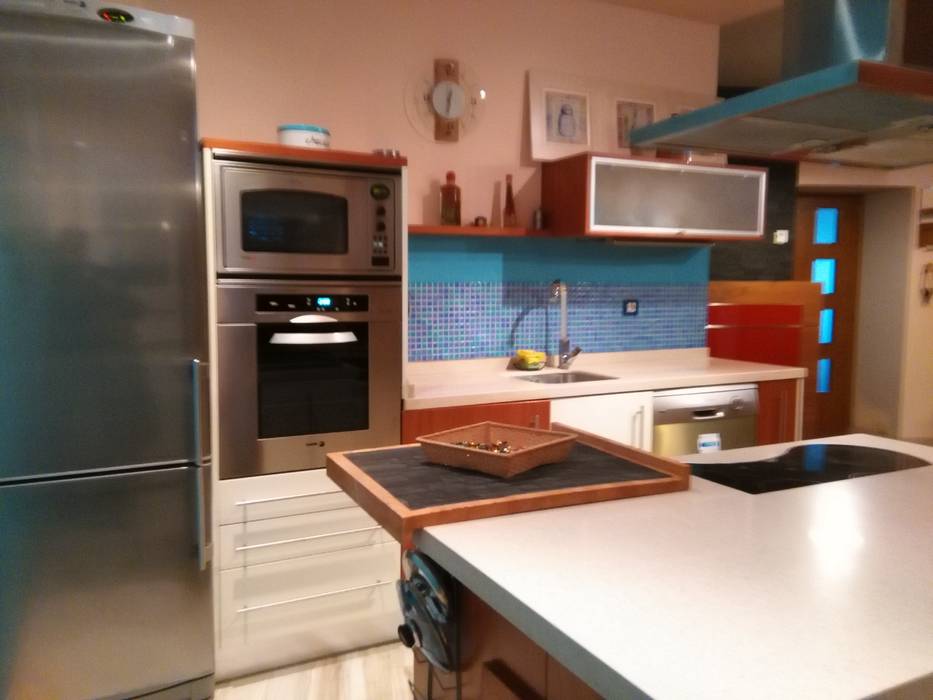 Hemos abierto para no volver a cerrar, SQ-Decoración SQ-Decoración Cocinas de estilo moderno Estanterías y gavetas