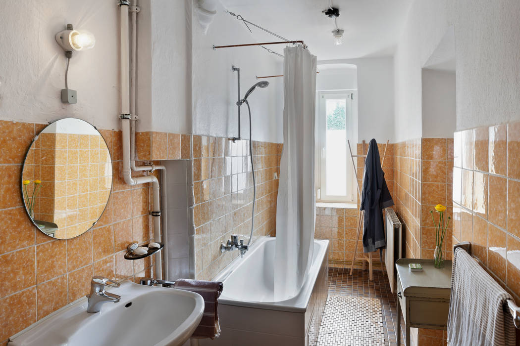 Wohnung Dror, Birgit Glatzel Architektin Birgit Glatzel Architektin Industrial style bathroom Ceramic