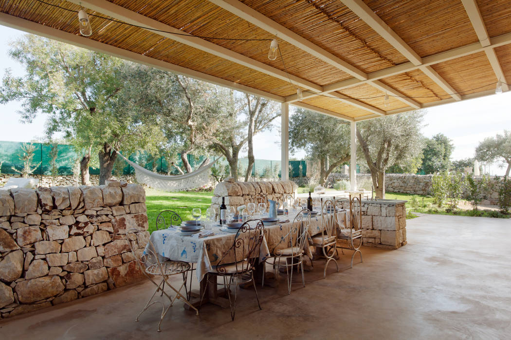 MASSERIA D'ESTIA, BB Architettura del Paesaggio BB Architettura del Paesaggio Esszimmer im Landhausstil
