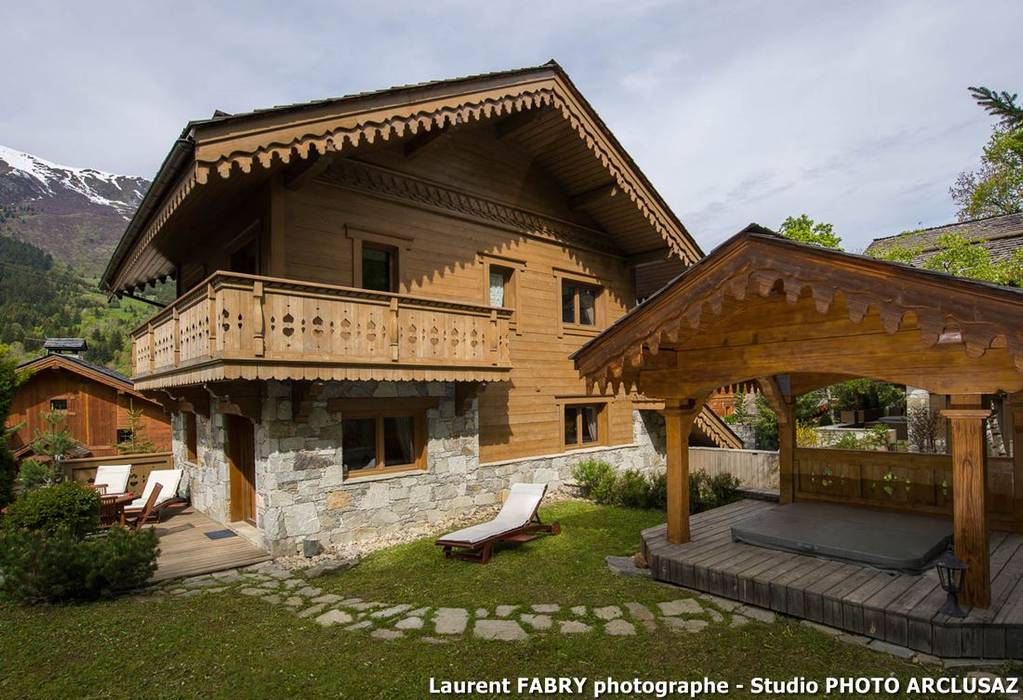 Chalet de montagne à Méribel, Alpes, Savoie, ARLY PHOTOGRAPHY ARLY PHOTOGRAPHY Garten im Landhausstil