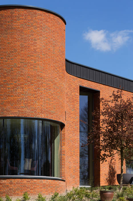 Incurvo, Adrian James Architects Adrian James Architects Modern Evler curves,curved,brick,light,bright,modern