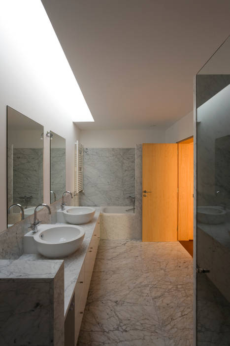 Casa em Francelos, ABPROJECTOS ABPROJECTOS Modern bathroom