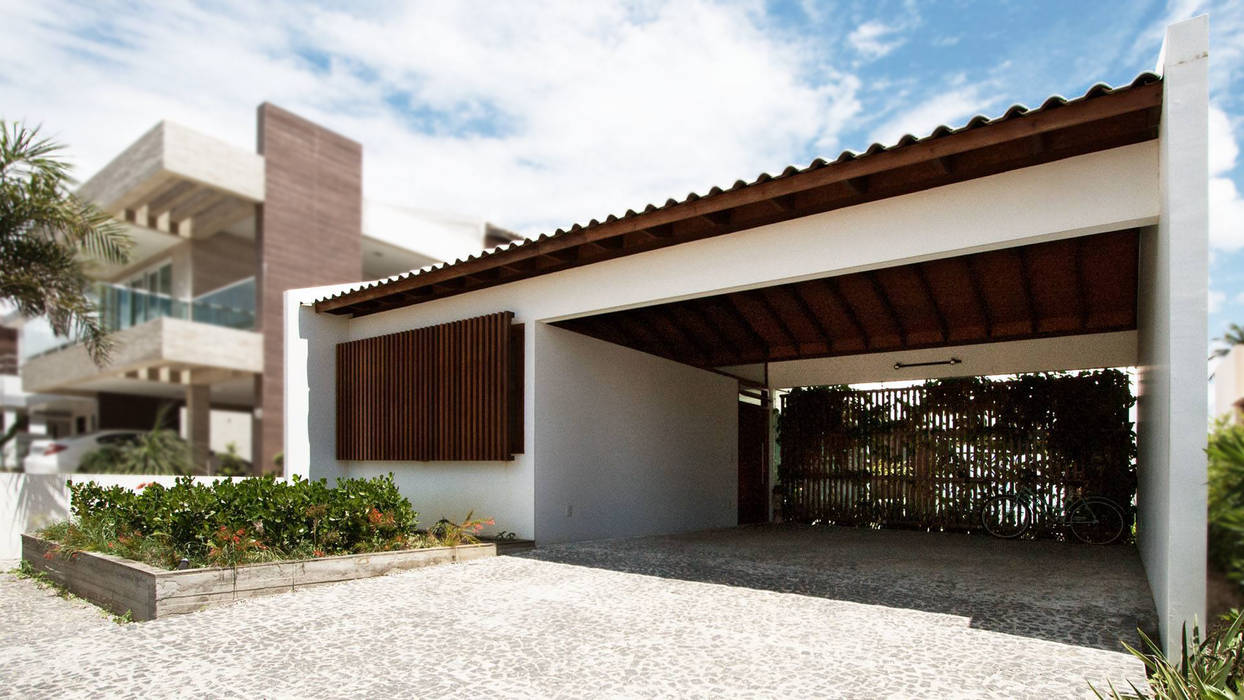 RESIDÊNCIA PÁTIO ARUANA, Coletivo de Arquitetos Coletivo de Arquitetos Minimalist houses