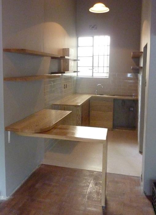 Montreaux - Kitchen 4, GreenCube Design Pty Ltd GreenCube Design Pty Ltd Modern kitchen Wood Wood effect Cabinets & shelves