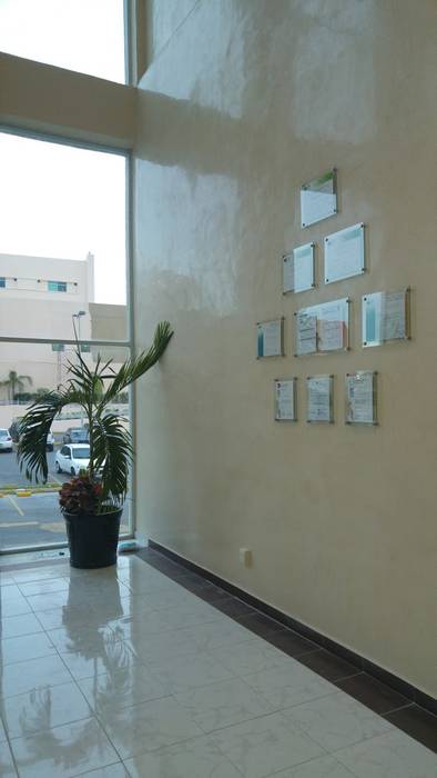 Reconocimientos para Banco de Sangre en Campeche, RecreARQ Construcciones RecreARQ Construcciones Commercial spaces Glass Office spaces & stores