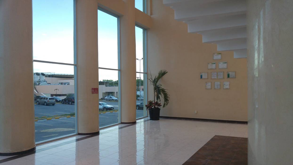 Reconocimientos para Banco de Sangre en Campeche, RecreARQ Construcciones RecreARQ Construcciones พื้นที่เชิงพาณิชย์ กระจกและแก้ว ห้องทำงานและสำนักงาน