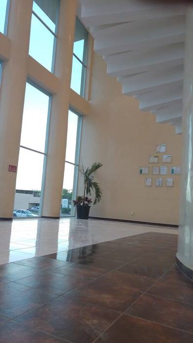 Reconocimientos para Banco de Sangre en Campeche, RecreARQ Construcciones RecreARQ Construcciones Commercial spaces Glass Office spaces & stores