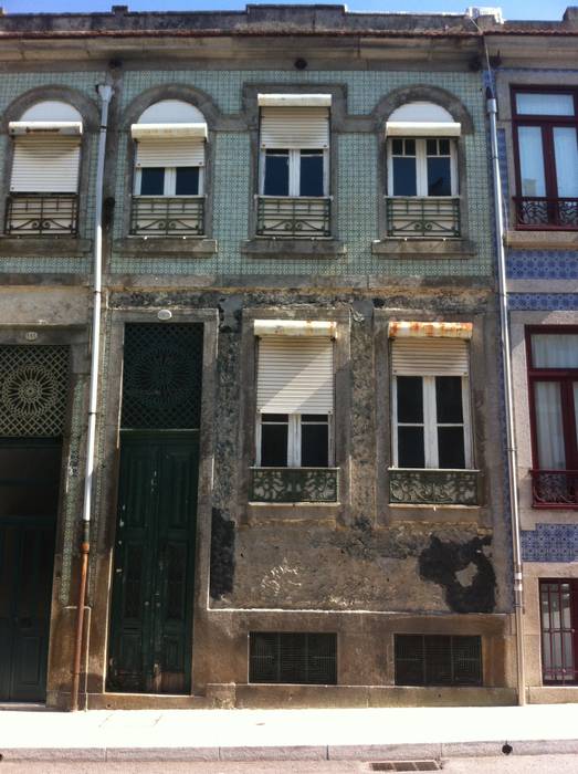 Reabilitação de Moradia - Monte dos Burgos - Porto, Melom Cool Melom Cool Casas de estilo clásico Azulejos