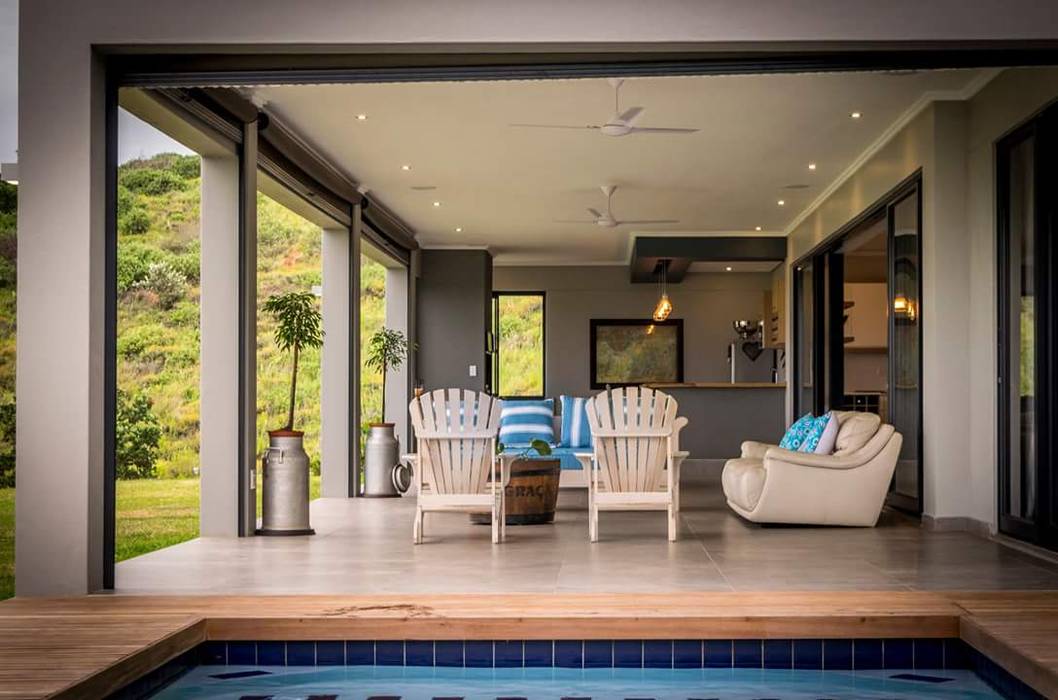 HSE Van Rooyen, CA Architects CA Architects Patios & Decks