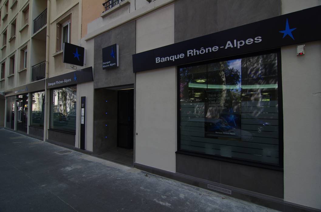 Rehabilitation d'une banque lyonnaise, Pierre Bernard Création Pierre Bernard Création Commercial spaces Commercial Spaces