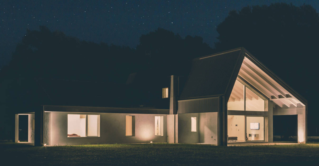 ​Casa in campagna dallo stile moderno, ALDENA ALDENA Moderne Fenster & Türen