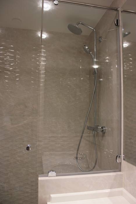 Душевые кабинки и стеклянные перегородки, ReflectArt ReflectArt ห้องน้ำ กระจกและแก้ว อ่างอาบน้ำ ฝักบัวอาบน้ำ