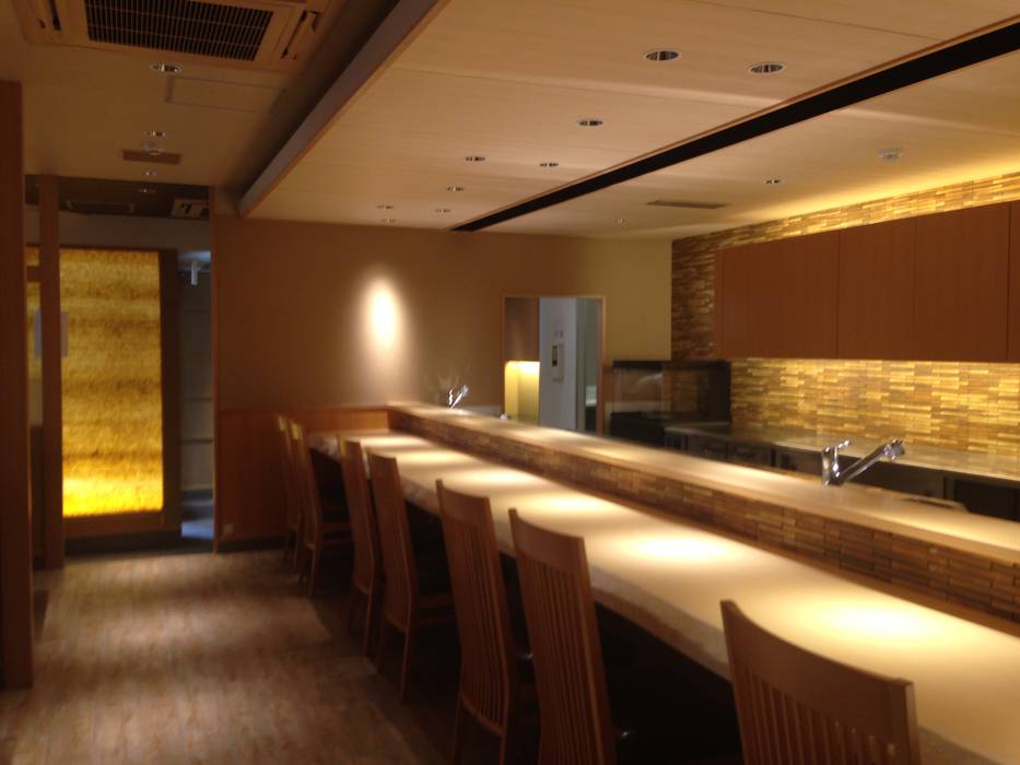 イデア建築デザイン事務所 Asian Style Dining Room Wood Yellow Homify