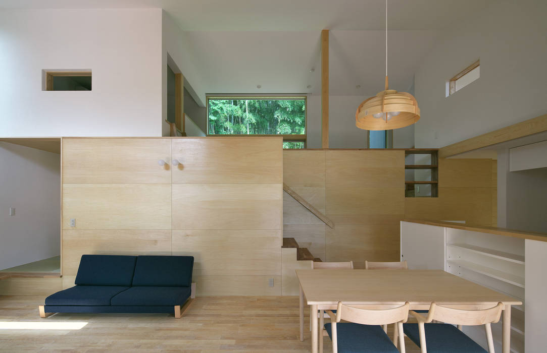 スキップフロアで繋がる家, かんばら設計室 かんばら設計室 Dining room لکڑی Wood effect