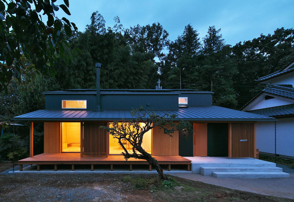 スキップフロアで繋がる家, かんばら設計室 かんばら設計室 房子 木頭 Wood effect