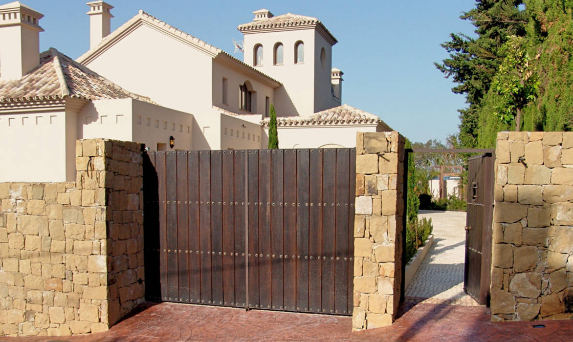 homify Portas e janelas rústicas