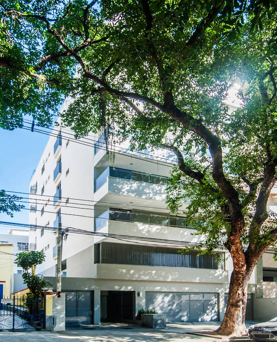 EDIFÍCIO GIO PONTI | Tijuca - Rio de Janeiro, Tato Bittencourt Arquitetos Associados Tato Bittencourt Arquitetos Associados Casas de estilo moderno