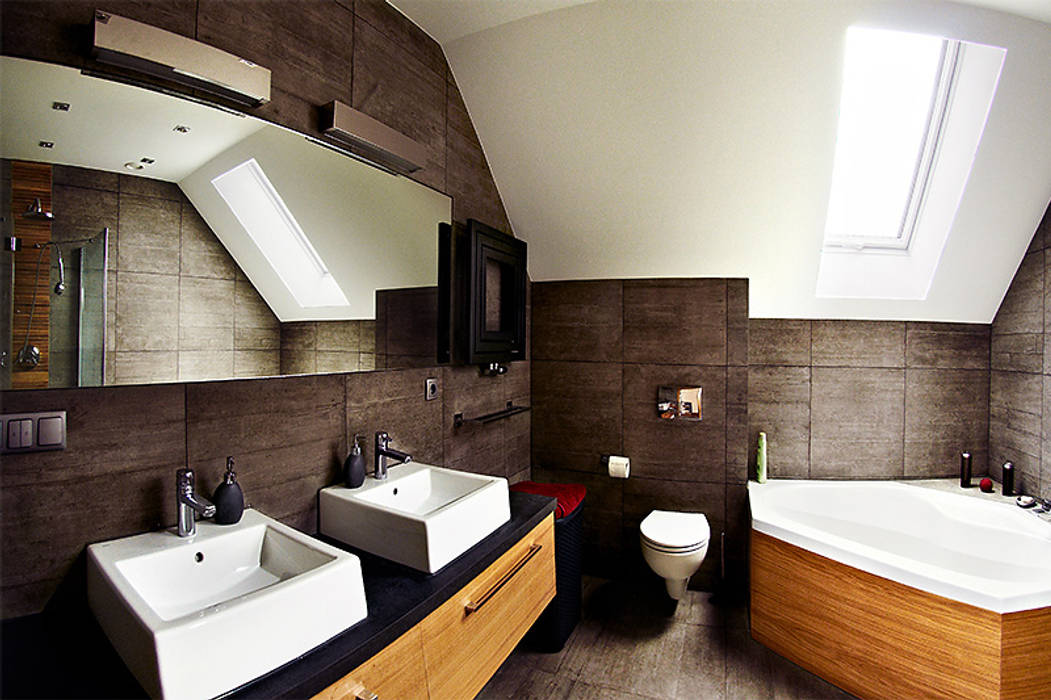 homify Modern Bathroom