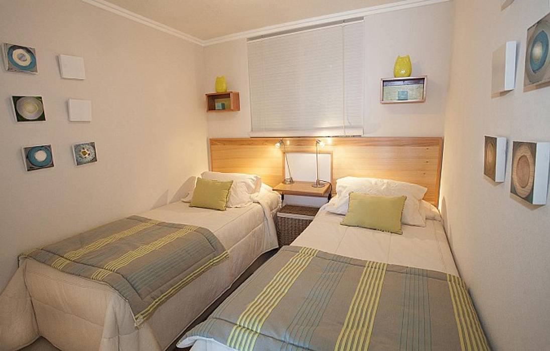 Habitación infantil VdecoracionesCL Dormitorios de estilo moderno Madera maciza Multicolor Camas y cabeceras