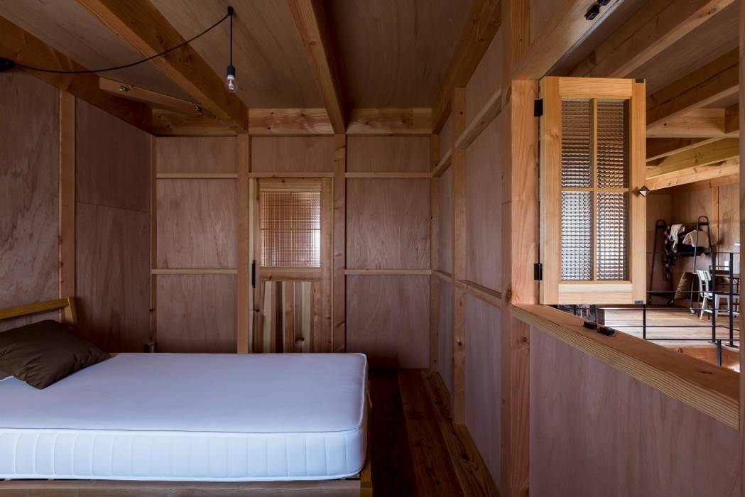 ishibe house, ALTS DESIGN OFFICE ALTS DESIGN OFFICE ラスティックスタイルの 寝室 木 木目調