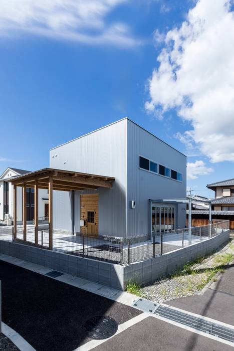 ishibe house, ALTS DESIGN OFFICE ALTS DESIGN OFFICE ラスティックな 家 鉄/鋼