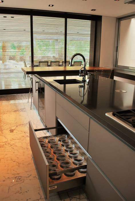 homify Modern style kitchen