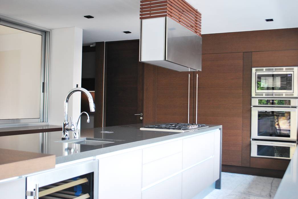 homify Modern style kitchen