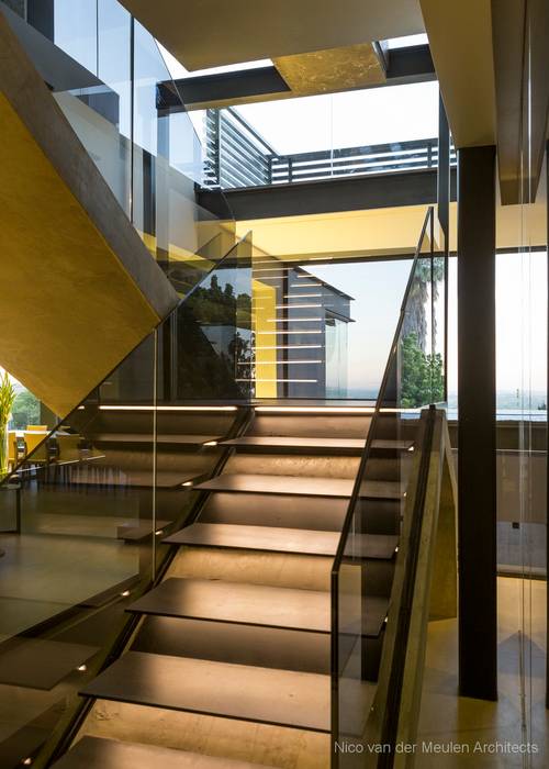 Concrete House , Nico Van Der Meulen Architects Nico Van Der Meulen Architects Modern corridor, hallway & stairs