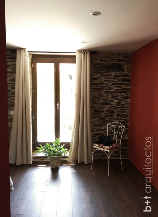 Rehabilitación de vivienda en Valdomir, b+t arquitectos b+t arquitectos Country style bedroom