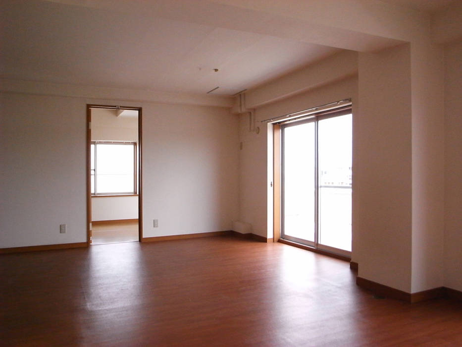 桜新町の住宅, 本城洋一建築設計事務所 本城洋一建築設計事務所 Minimalist dining room Wood Wood effect