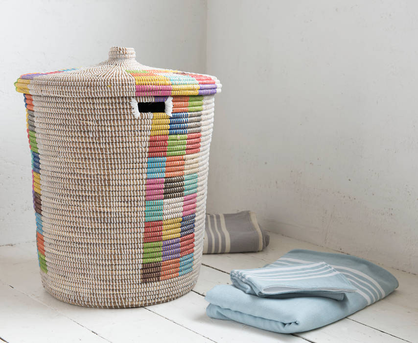 Disco laundry basket homify Salle de bain rurale Rangements