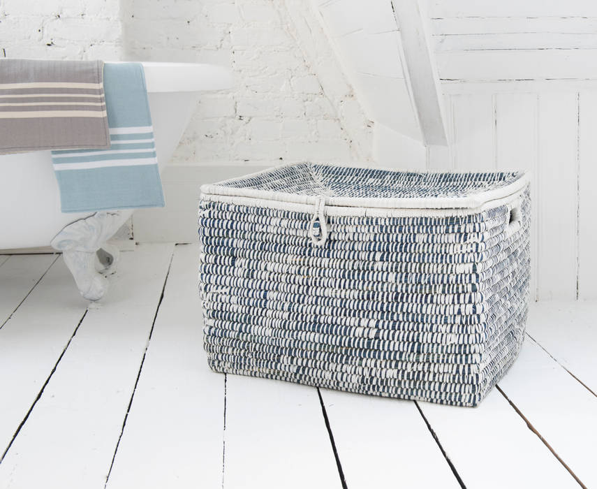 Tricks laundry basket homify حمام الخشب البلاستيك المركب laundry basket,blue,woven,stylish,bathroom,Storage