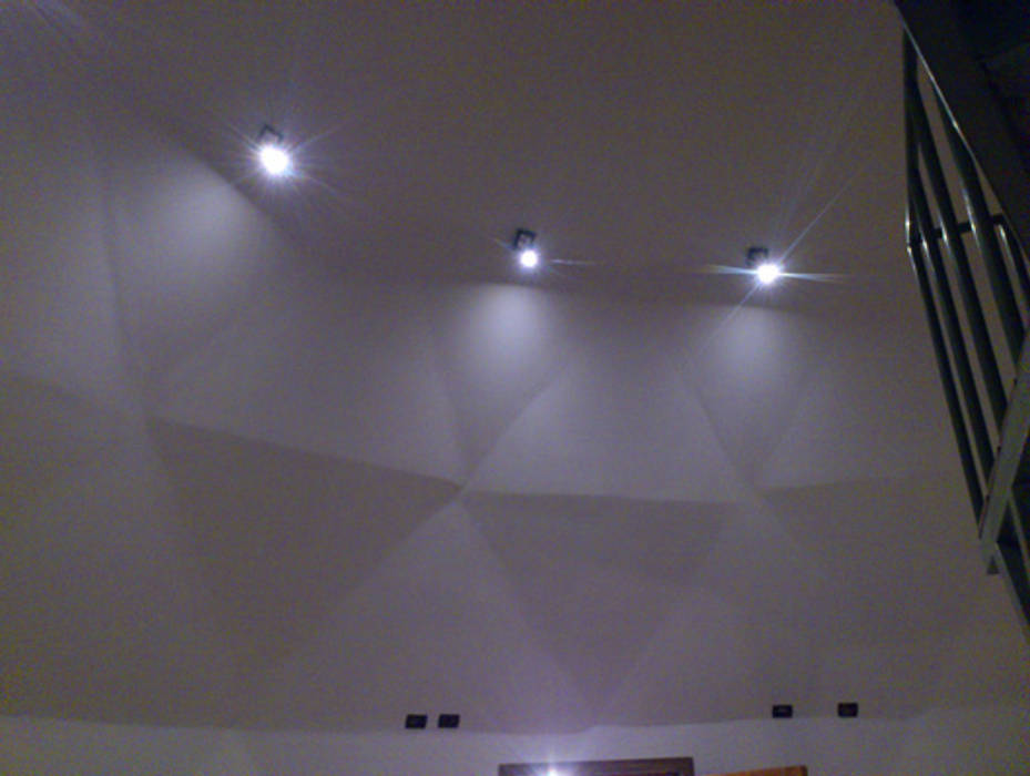 Luces del domo Angélica Guzmán Pasillos, vestíbulos y escaleras modernos