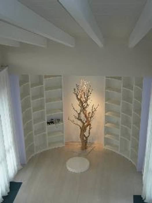 LIBRERIE SU MISURA PROGETTATE DA ARCHITETTI, ASCARI WOOD & DESIGN ASCARI WOOD & DESIGN Livings de estilo moderno