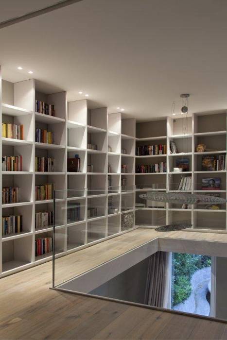 LIBRERIE SU MISURA PROGETTATE DA ARCHITETTI, ASCARI WOOD & DESIGN ASCARI WOOD & DESIGN Livings de estilo moderno